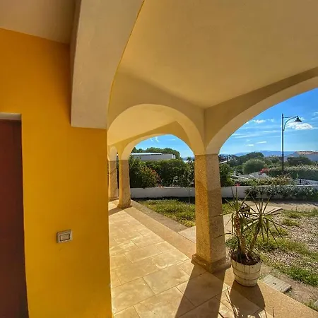 Apartman Spina House Near The Beach, With Garden Olbia